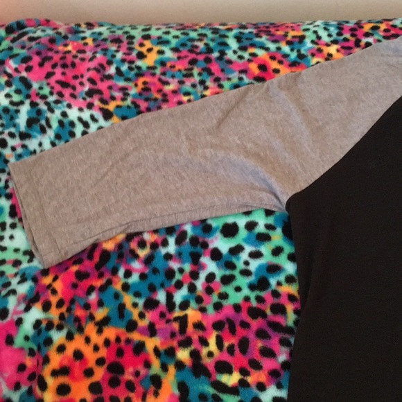 Shirt - Picture 4 of 5